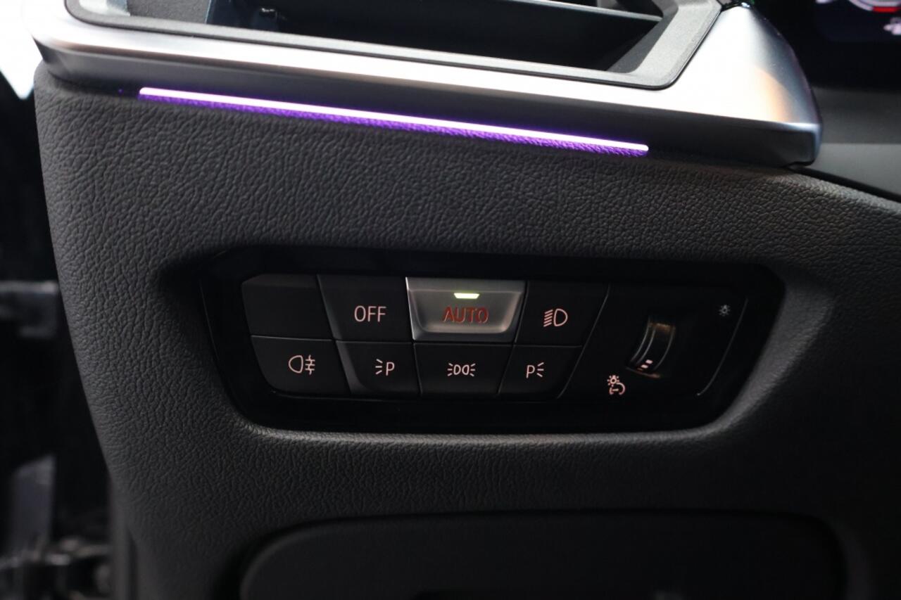 BMW 4-SERIE M440i xDrive 375pk | Carbon | Schuifdak | Leder | H&K