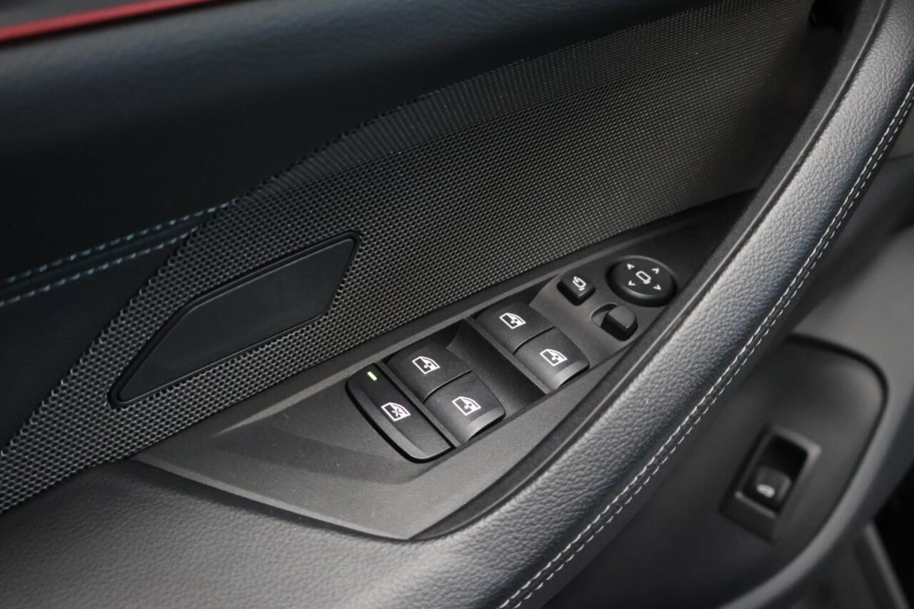 BMW 4-SERIE Gran Coupé M440i xDrive 375pk | Carbon | Schuifdak | Leder | H&K