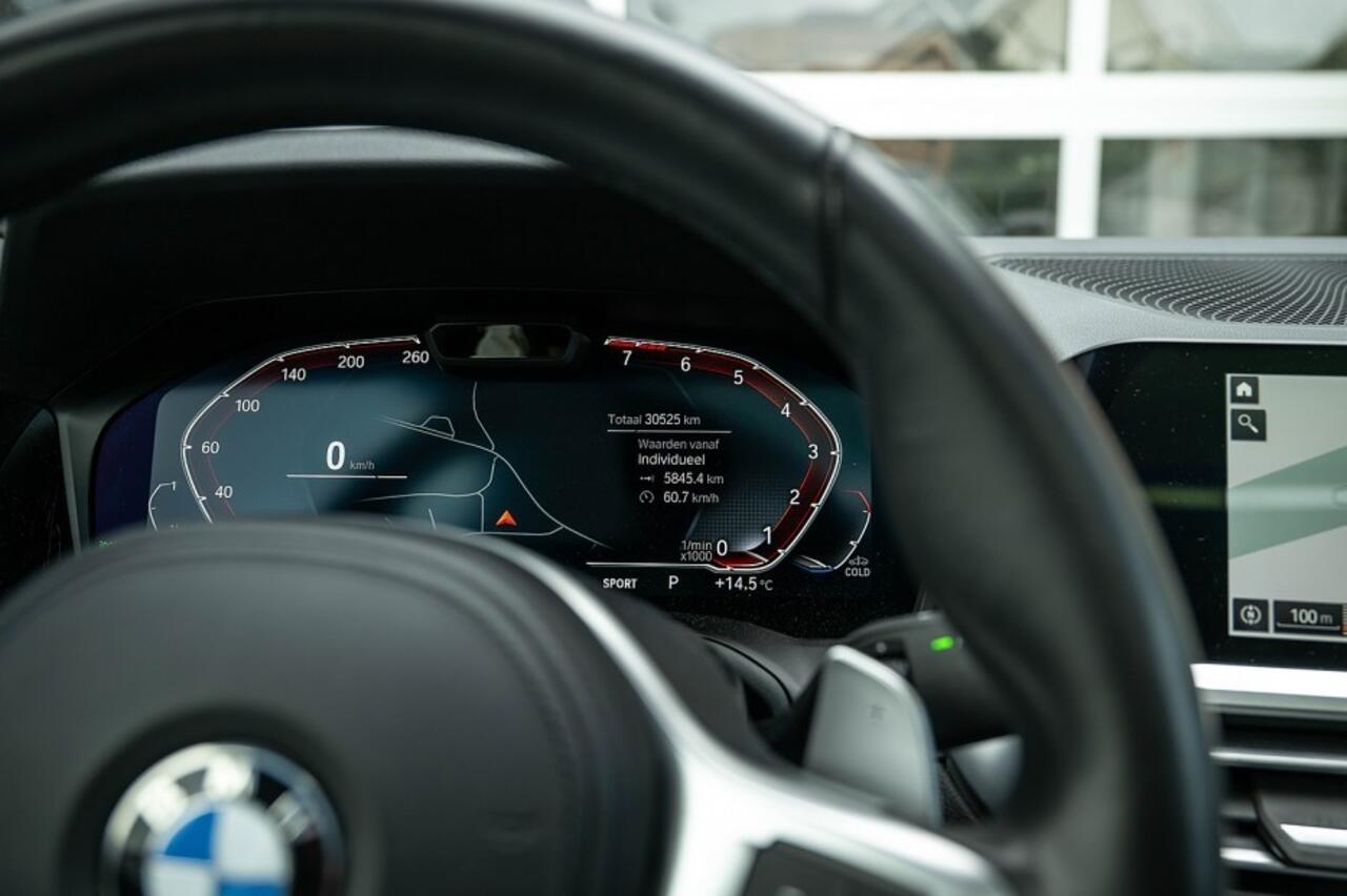 BMW 4-SERIE 420 420i | M Sport | Shadow | Panorama | Head-Up | Harman/Kardon | 360° camera | Leder | NL-Auto |