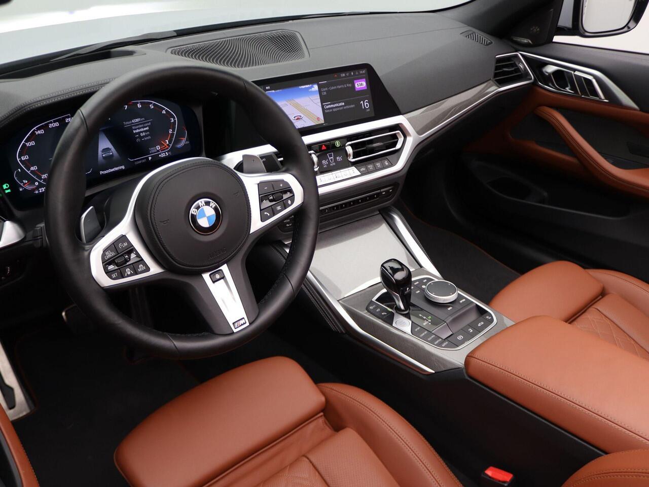 BMW 4-SERIE Cabrio M440i xDrive M Sportpakket | Laserlicht | Stuurwielverwarming | Nekverwarmer | Head-Up Display | 19"