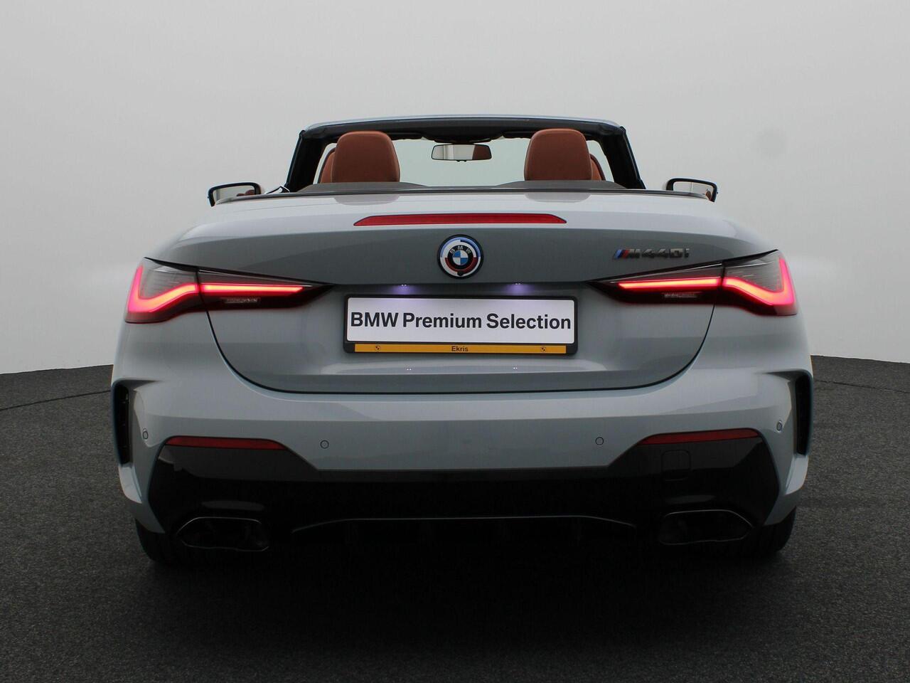 BMW 4-SERIE Cabrio M440i xDrive M Sportpakket | Laserlicht | Stuurwielverwarming | Nekverwarmer | Head-Up Display | 19"