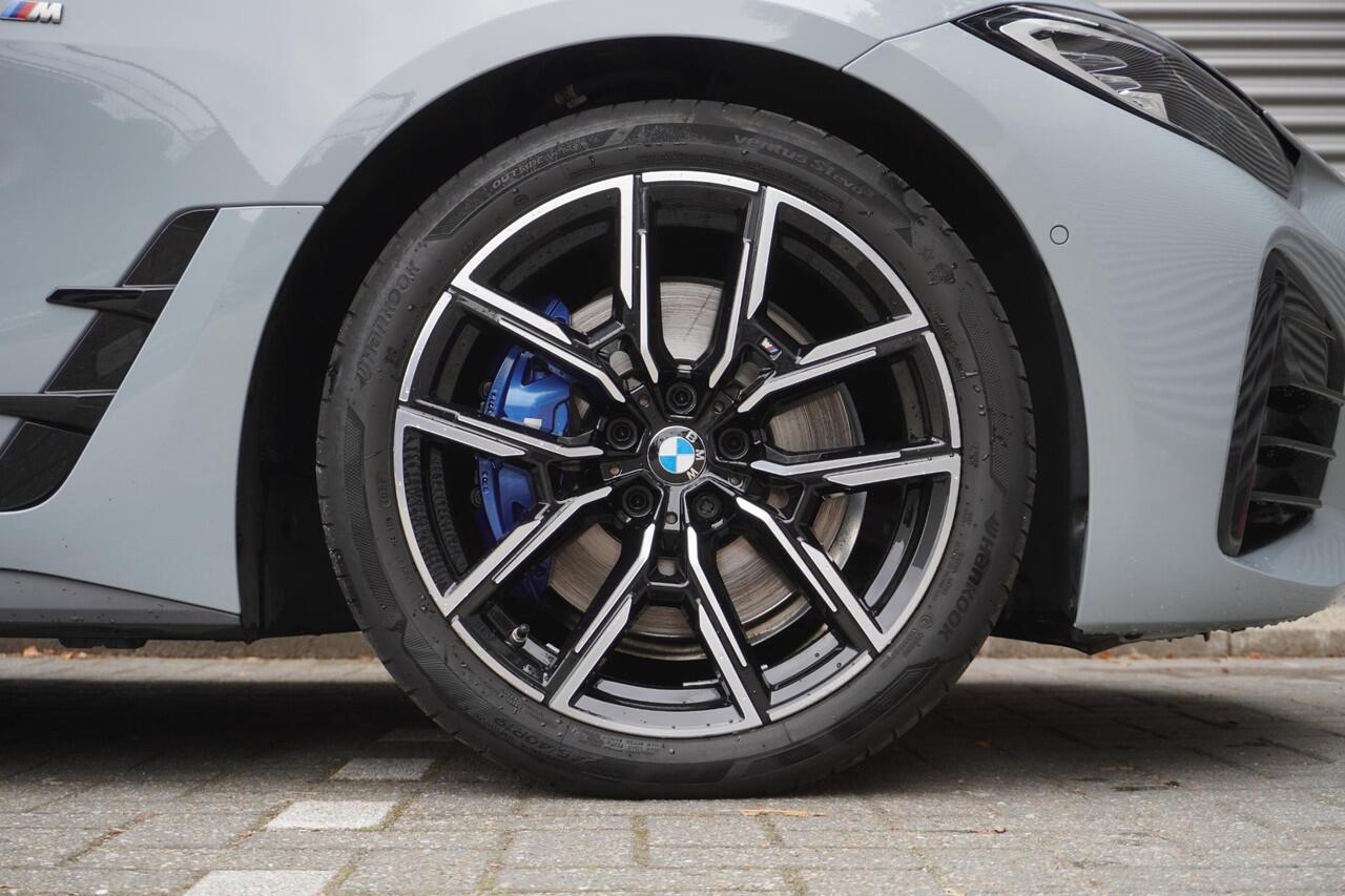 BMW 4-SERIE Gran Coupé M440i Parking Assistant Plus | HiFi System | Variable Sport Steering | Extra getint glas | M Sportremsysteem Blau | M Sportdifferentieel