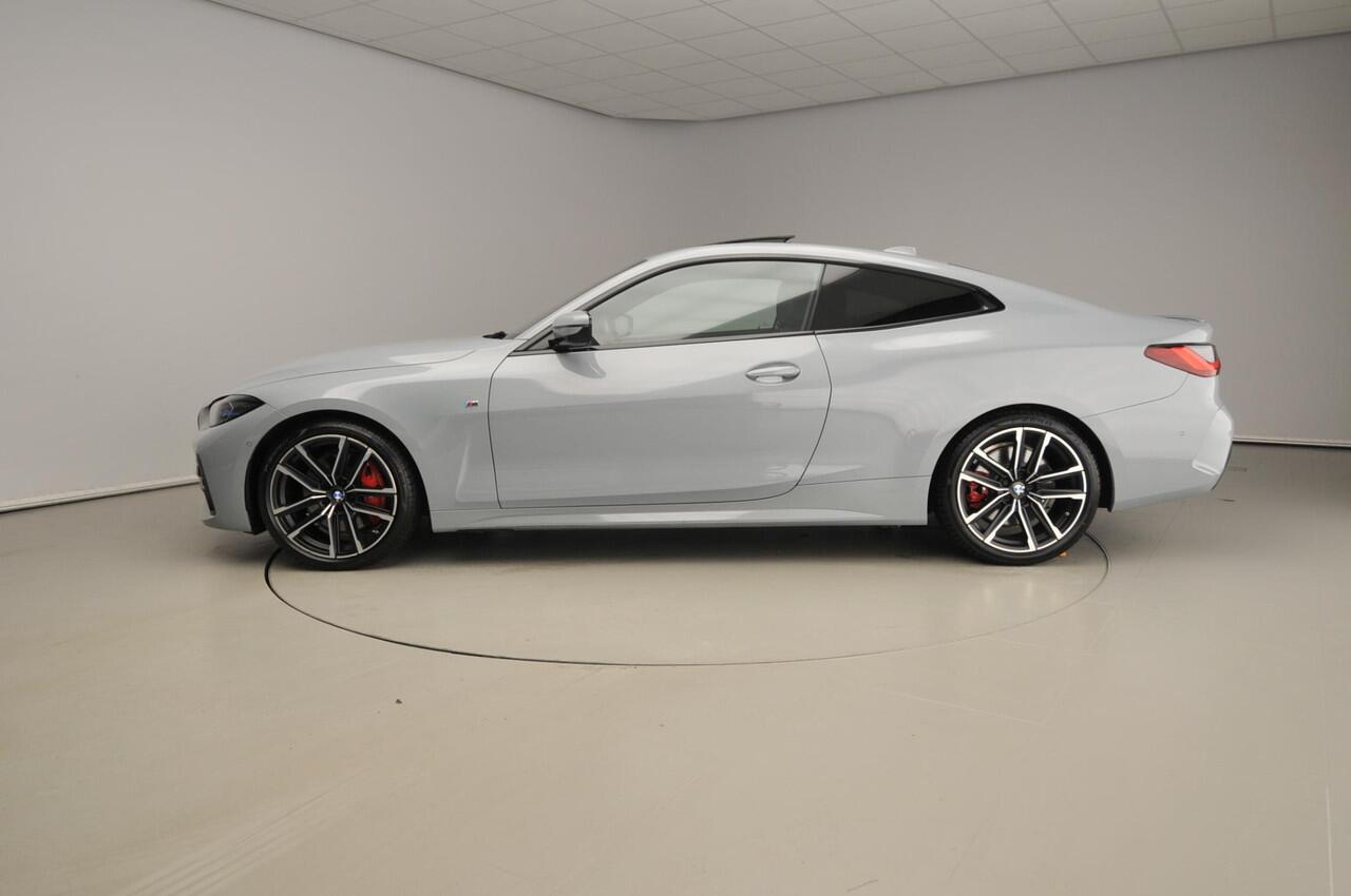 BMW 4-SERIE Coupe 420i | M-Sportpakket | Laserlicht | Leder | Navigatie | Schuifdak | Sportstoelen | DAB | Hifi speakers | Alu 19 inch