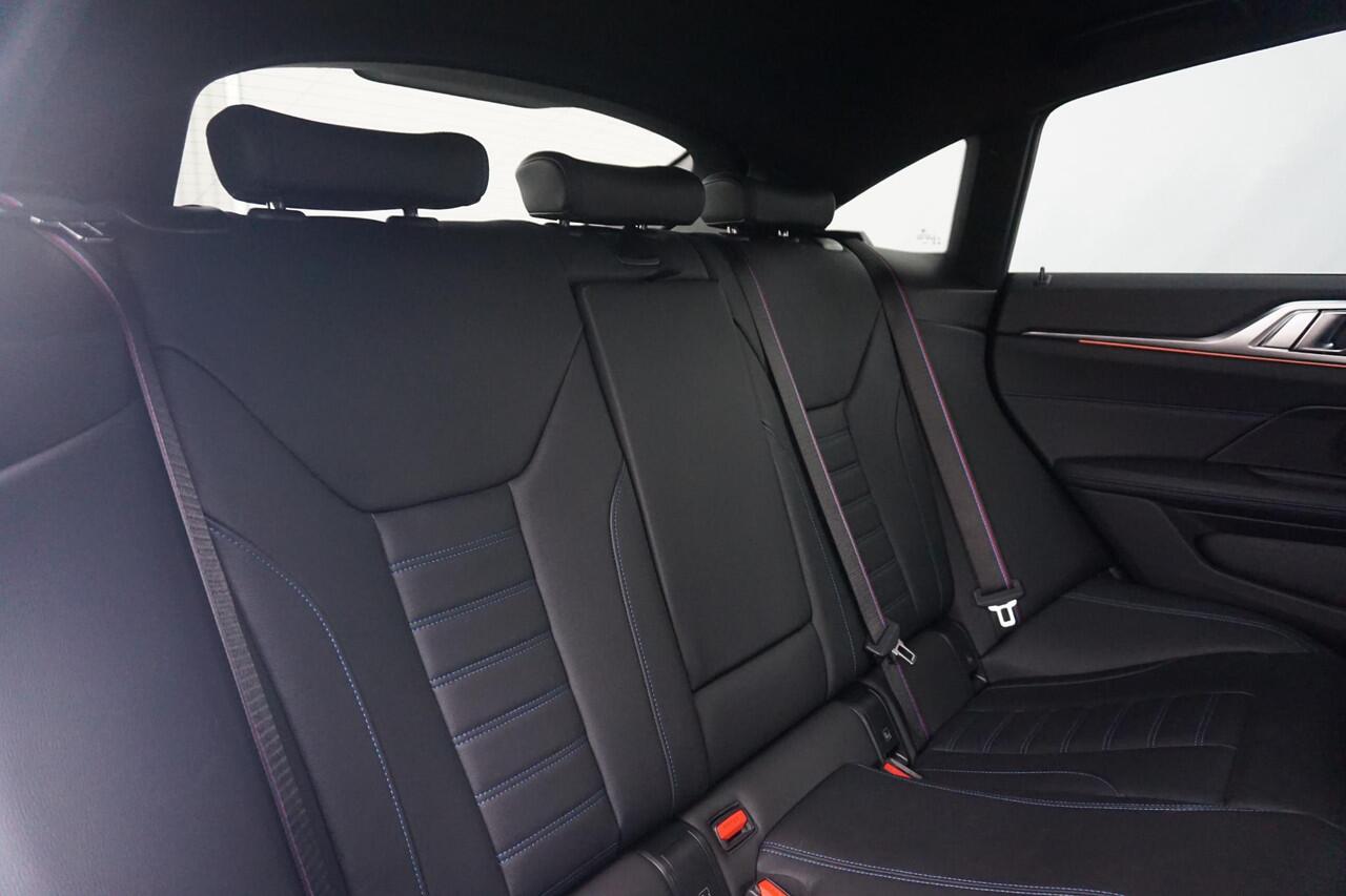 BMW 4-SERIE Gran Coupé 420i High Executive M Sportpakket Plus 19'' / Laserlight / Active Cruise Control / Trekhaak