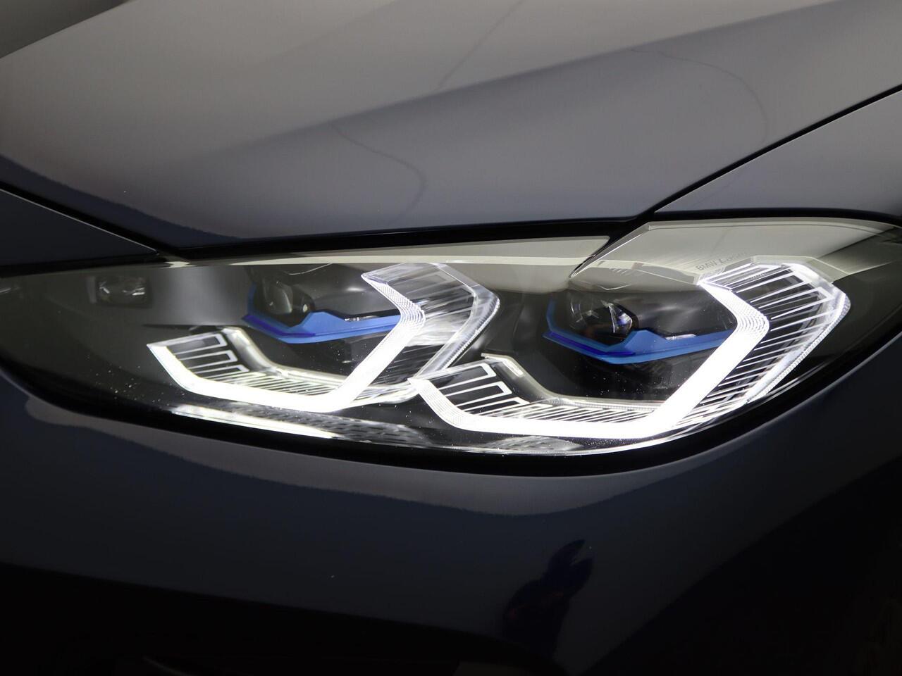 BMW 4-SERIE Cabrio 430i High Executive | M Sport Plus Pack | Audio Media Pack | Safety Pack | BMW Personal CoPilot Pack | Stuurwielrand Verwarmd | Driving Assistant Professional | Laserlight | Head-Up Display | Harman Kardon | 19''