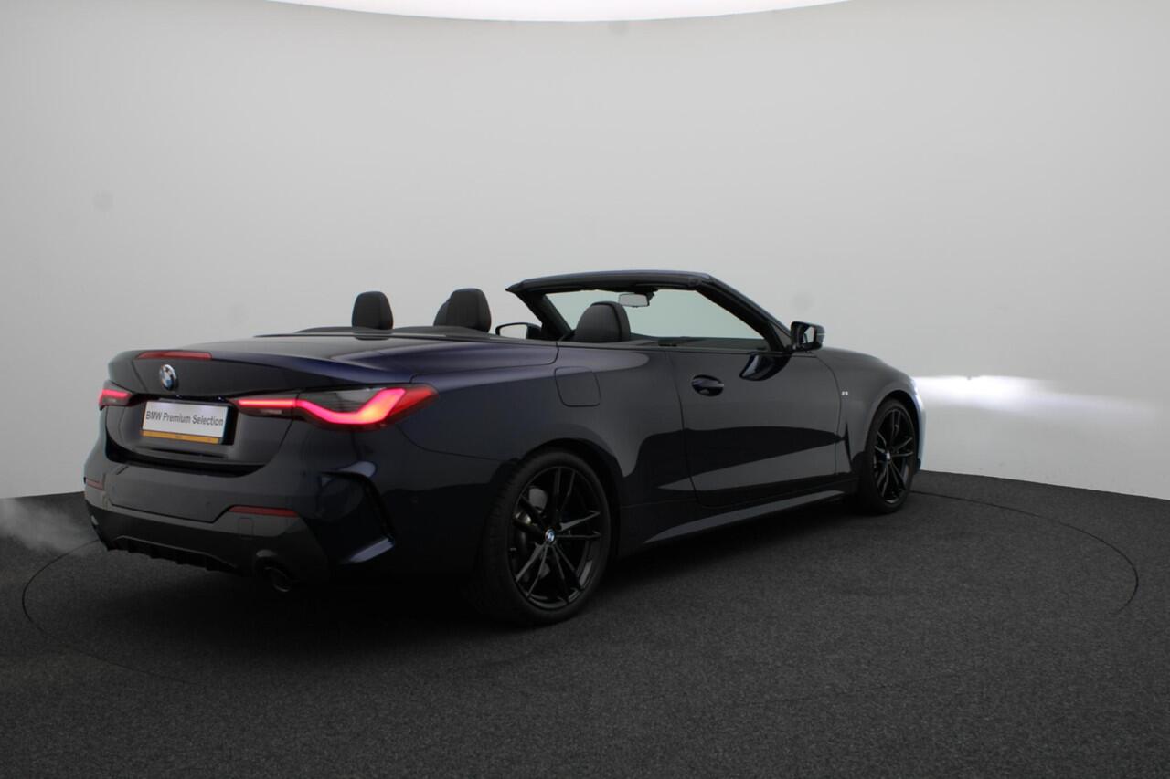 BMW 4-SERIE Cabrio 430i High Executive | M Sport Plus Pack | Audio Media Pack | Safety Pack | BMW Personal CoPilot Pack | Stuurwielrand Verwarmd | Driving Assistant Professional | Laserlight | Head-Up Display | Harman Kardon | 19''