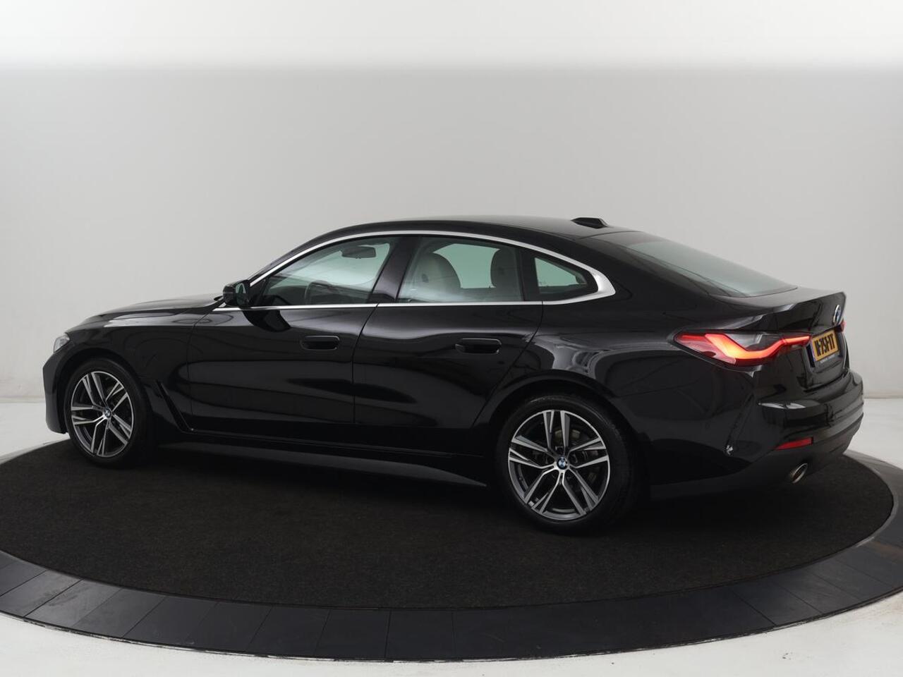 BMW 4-SERIE Gran Coupé 420i Edition Plus | Trekhaak | Stoelverwarming | Memory | Carplay | Leder | Navigatie | Camera | Achterbankverwarming | Keyless | Full LED | Sportstoelen
