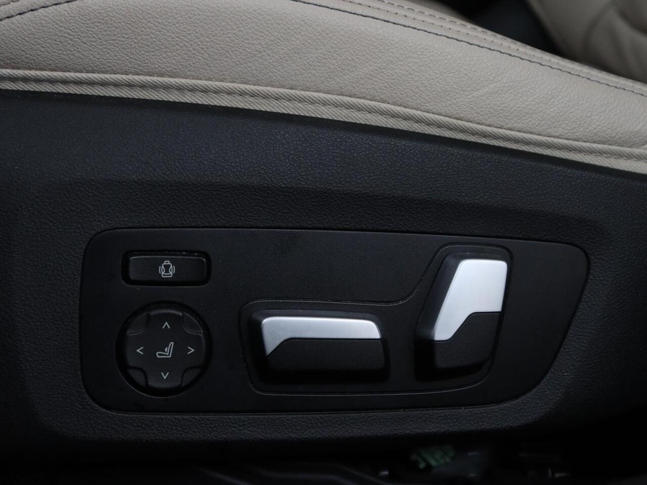 BMW 4-SERIE Gran Coupé 420i Edition Plus | Trekhaak | Stoelverwarming | Memory | Carplay | Leder | Navigatie | Camera | Achterbankverwarming | Keyless | Full LED | Sportstoelen