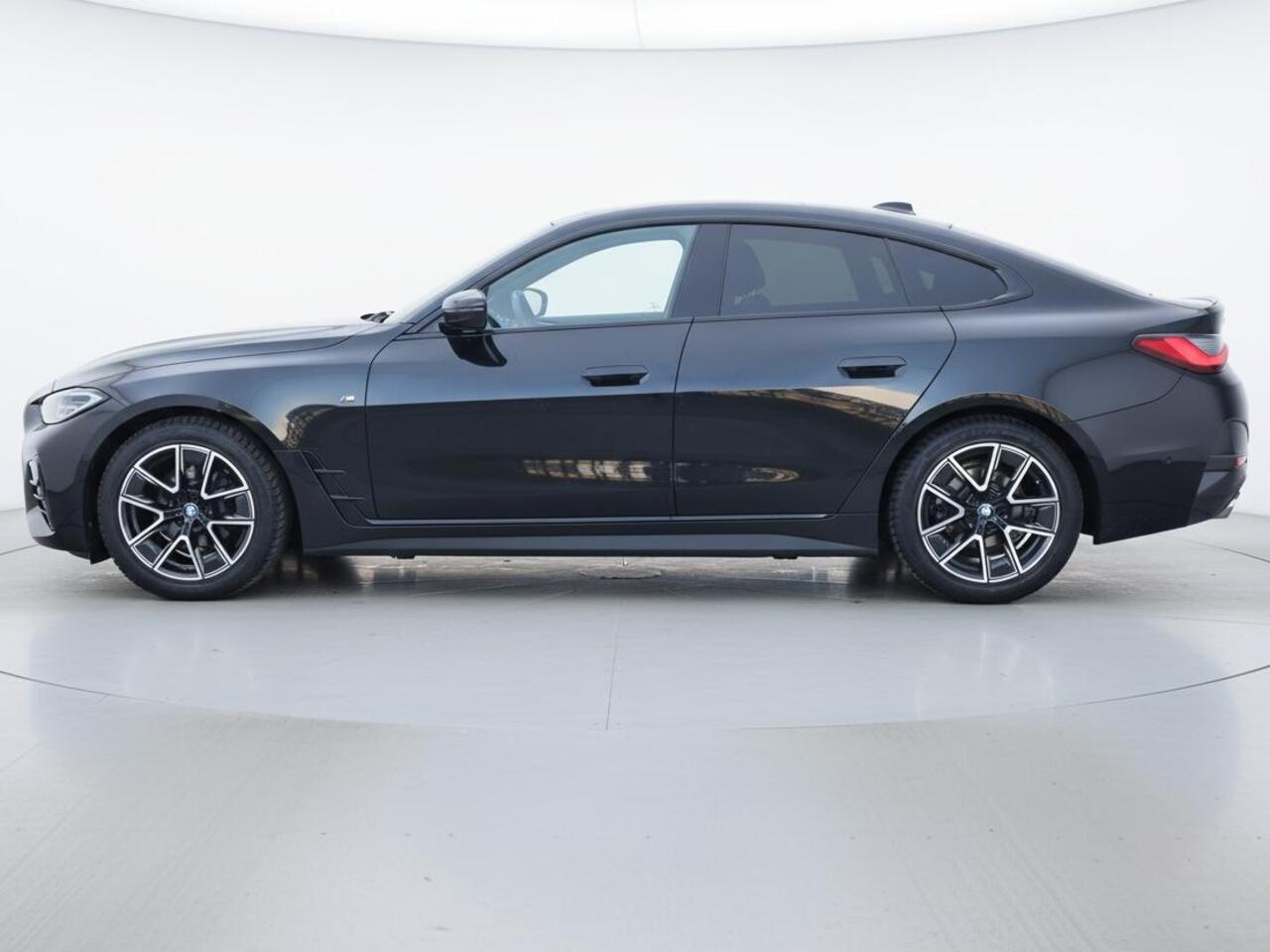 BMW 4-SERIE Gran Coupé 420i High Executive M-sport | Clima | Adapt. Cruise | Apple carplay/Navi | Leder | Stoelverwarming | PDC + Camera |
