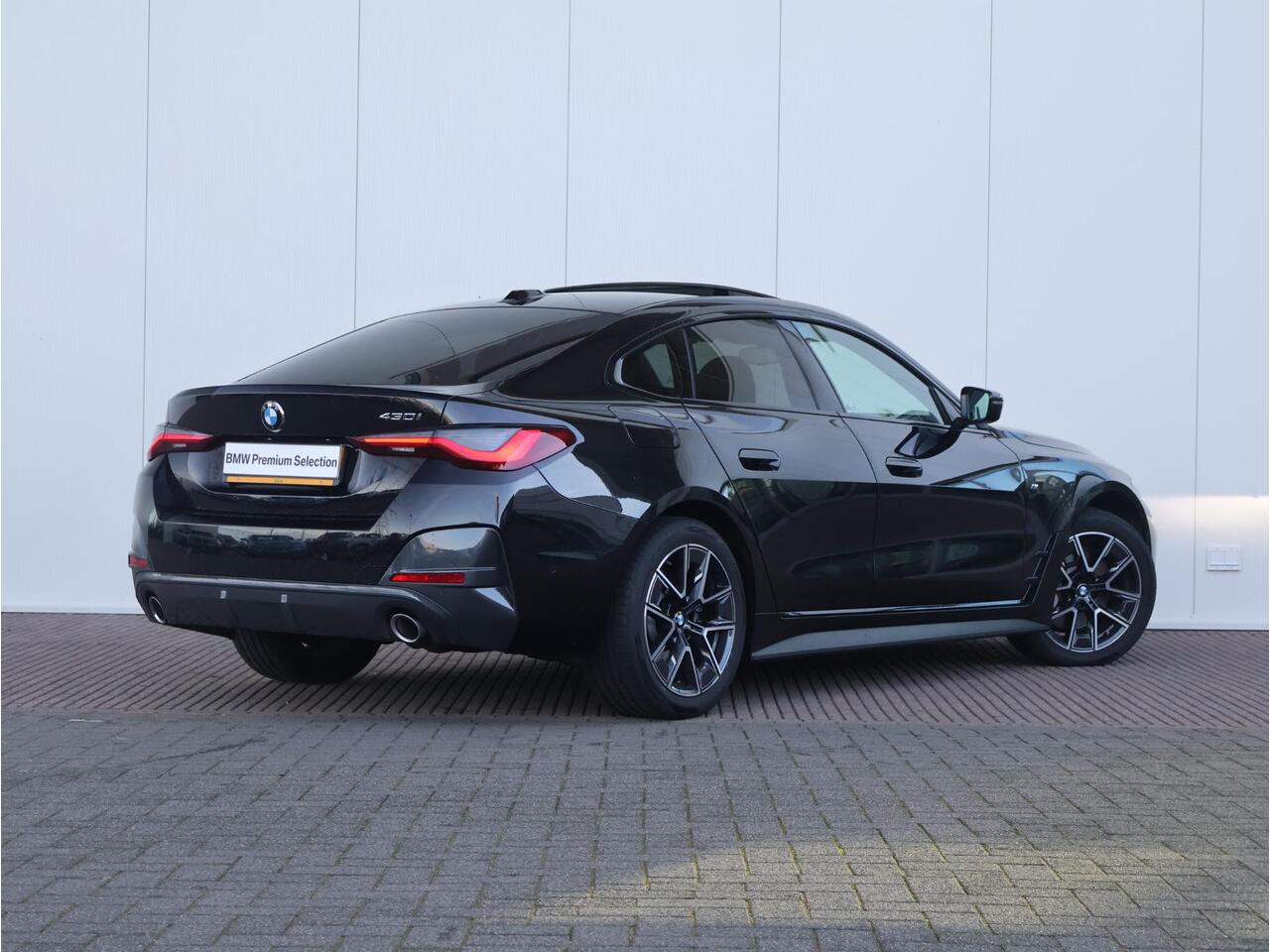 BMW 4-SERIE Gran Coupé 430i High Executive M-Sportpakket / HIFI / Schuif - Kanteldak / Extra Getint Glas / 18 '' /