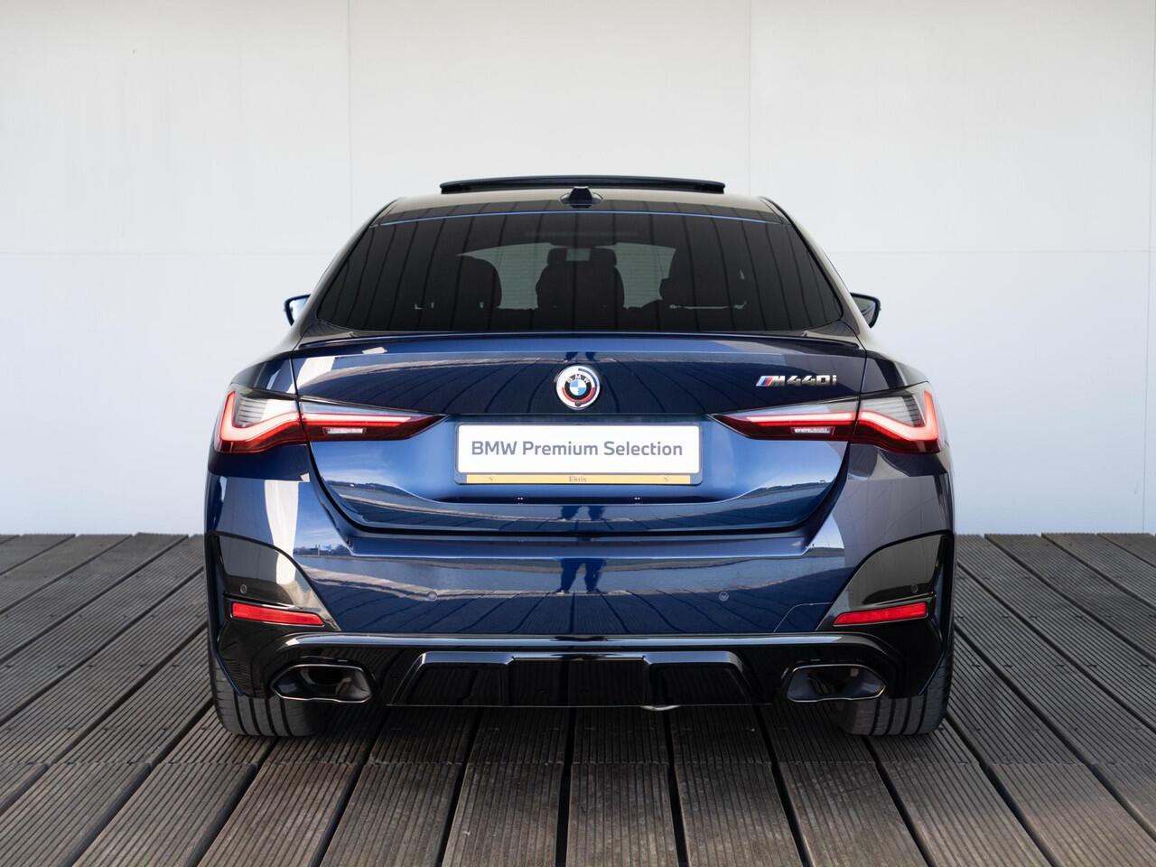 BMW 4-SERIE Gran Coupé | M440i | High Executive | M Sportpakket | Glazen schuif-/kanteldak | 20 inch | Driving Assistent Professional | Trekhaak | Harman Kardon | Head Up Display