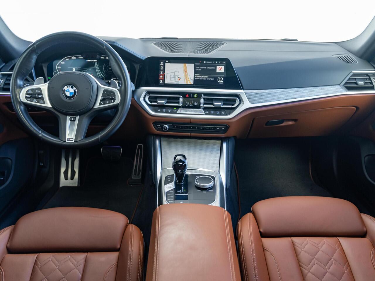 BMW 4-SERIE Gran Coupé | M440i | High Executive | M Sportpakket | Glazen schuif-/kanteldak | 20 inch | Driving Assistent Professional | Trekhaak | Harman Kardon | Head Up Display