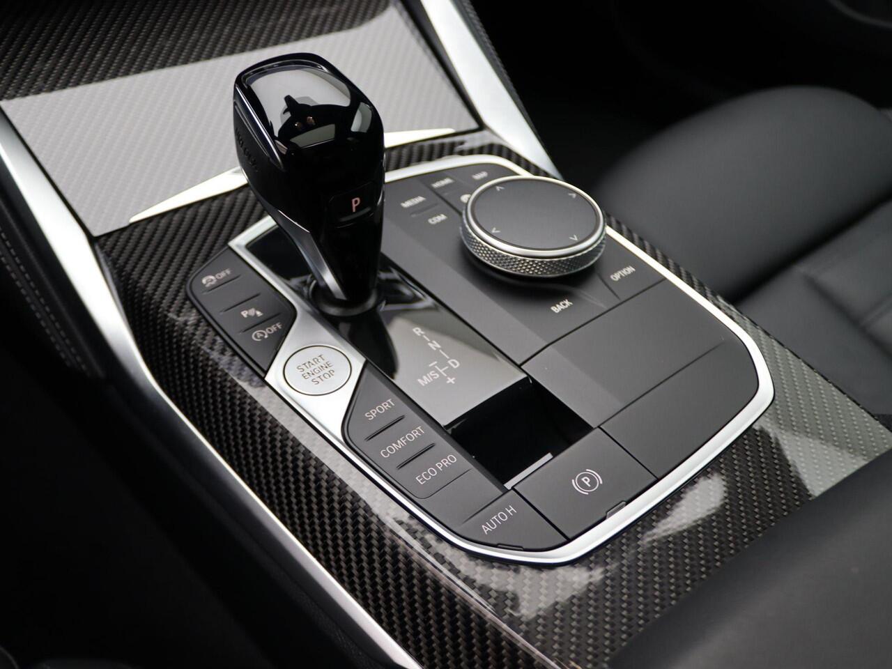 BMW 4-SERIE Gran Coupé 420i High Executive | M Sportpakket Pro | Achteruitrijcamera | Schuifdak | Extra Getint Glas Achter | Parking Assistant | DAB | HiFi | 19''