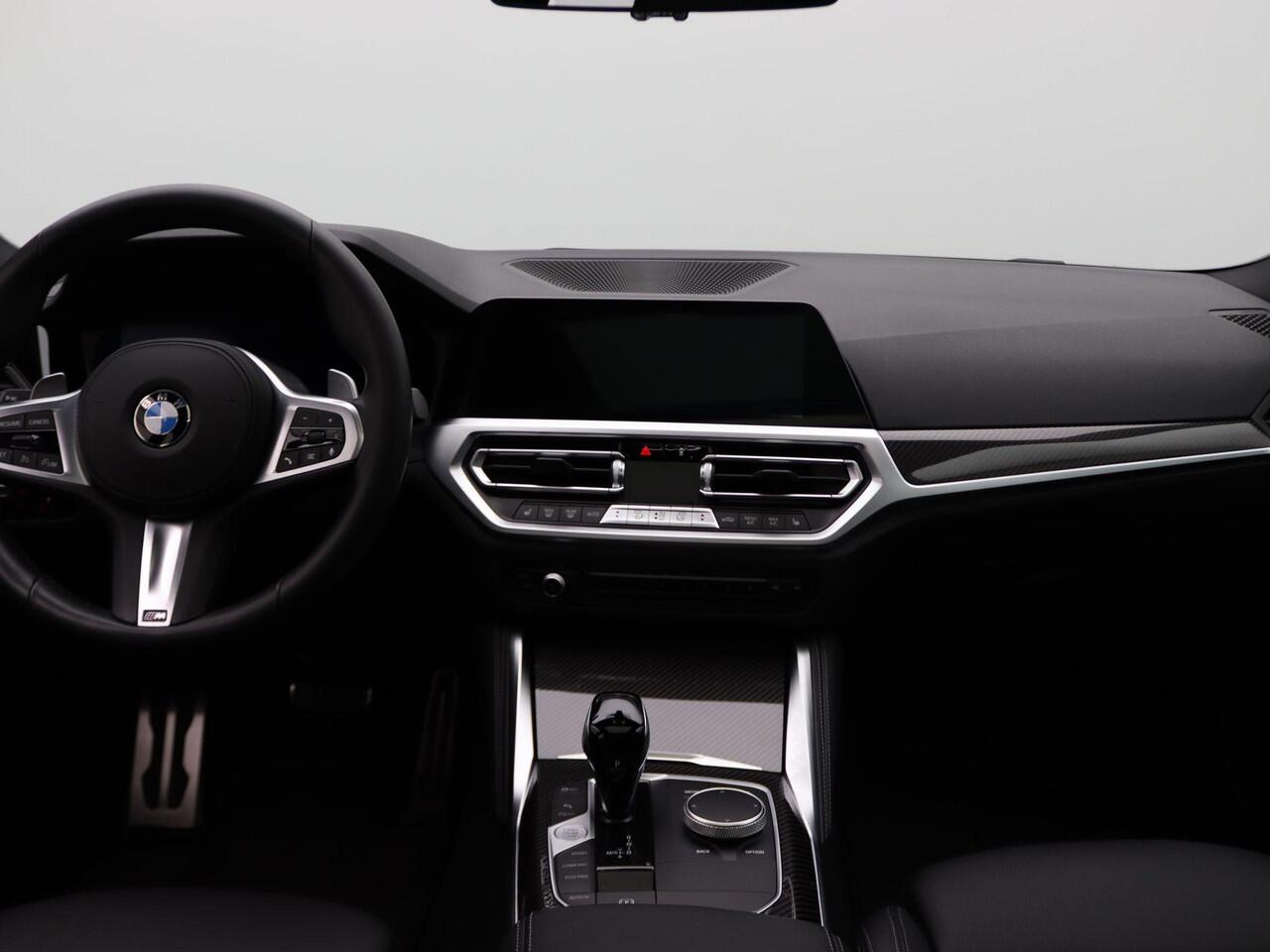 BMW 4-SERIE Gran Coupé 420i High Executive | M Sportpakket Pro | Achteruitrijcamera | Schuifdak | Extra Getint Glas Achter | Parking Assistant | DAB | HiFi | 19''