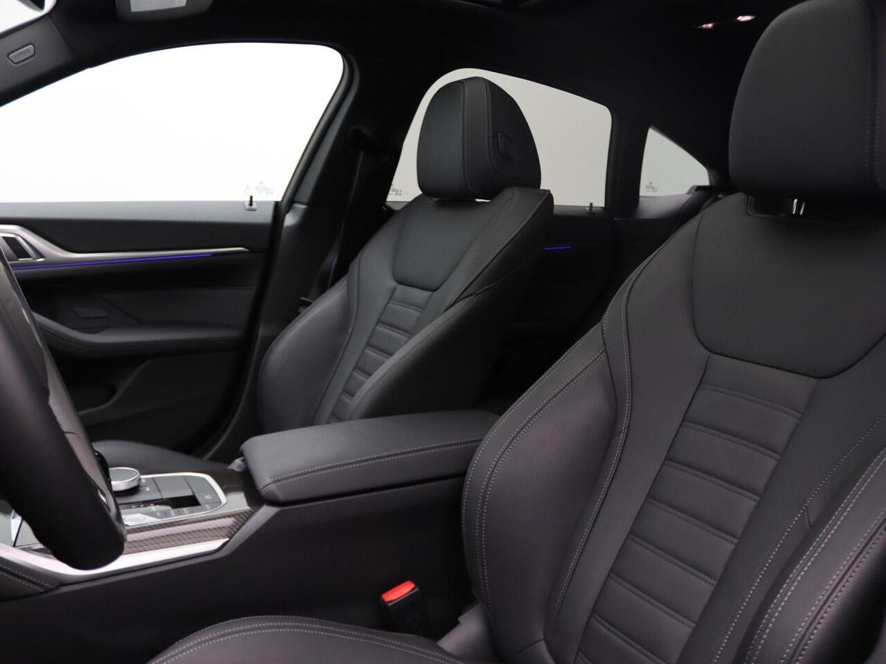 BMW 4-SERIE Gran Coupé 420i High Executive | M Sportpakket Pro | Achteruitrijcamera | Schuifdak | Extra Getint Glas Achter | Parking Assistant | DAB | HiFi | 19''