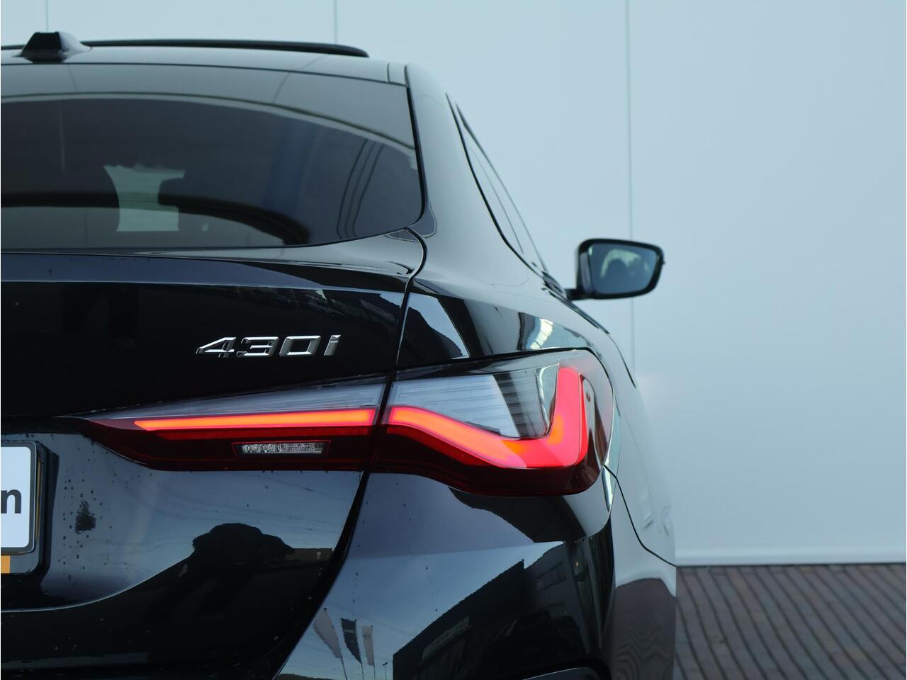 BMW 4-SERIE Gran Coupé 430i High Executive M-Sportpakket / HIFI / Schuif - Kanteldak / Extra Getint Glas / 18 '' /