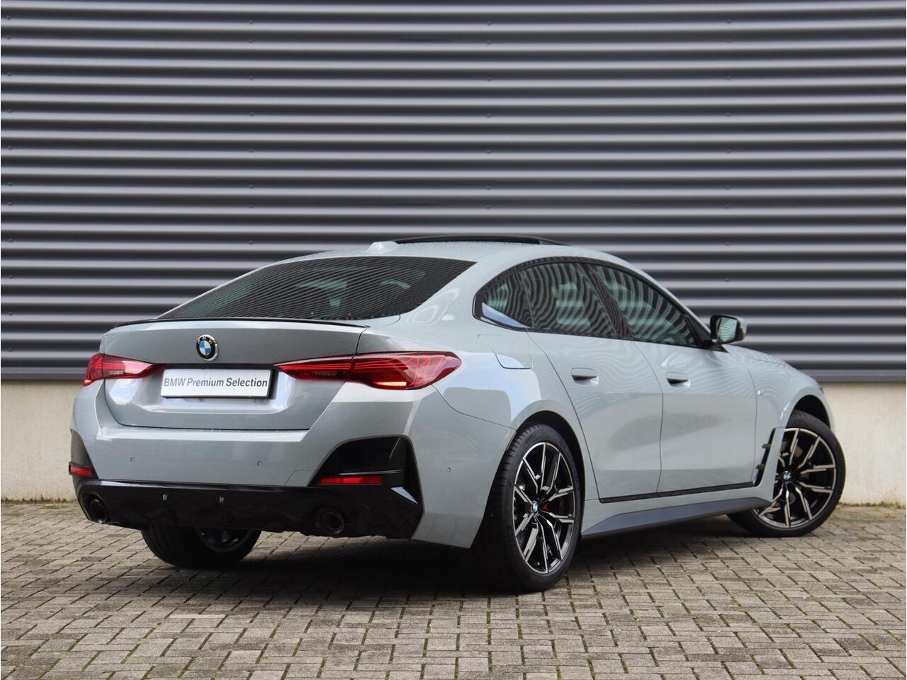 BMW 4-SERIE Gran Coupé 420i | High Executive | M Sportpakket Pro | Panodak | Harman Kardon | Head-Up | Driving Assistant Prof. | Parking Assistant Plus | Comfort Access | 19'' LMV