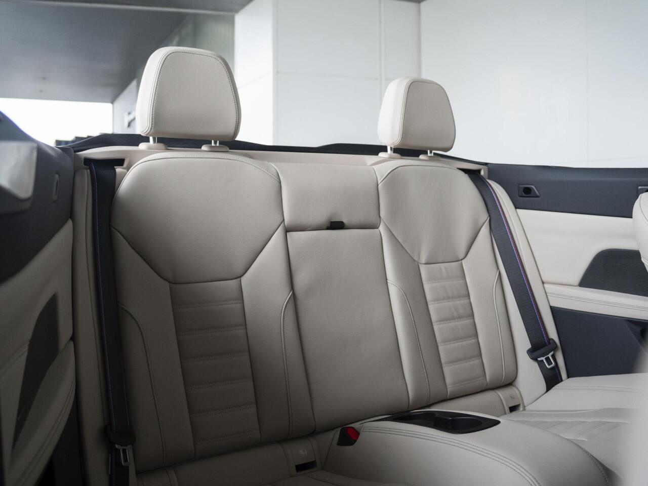 BMW 4-SERIE Cabrio 430i | High Executive | M Sportpakket Pro | Harman Kardon | Stuurwielrand verwarmd | Comfort Access | Stoelverwarming | Air Collar