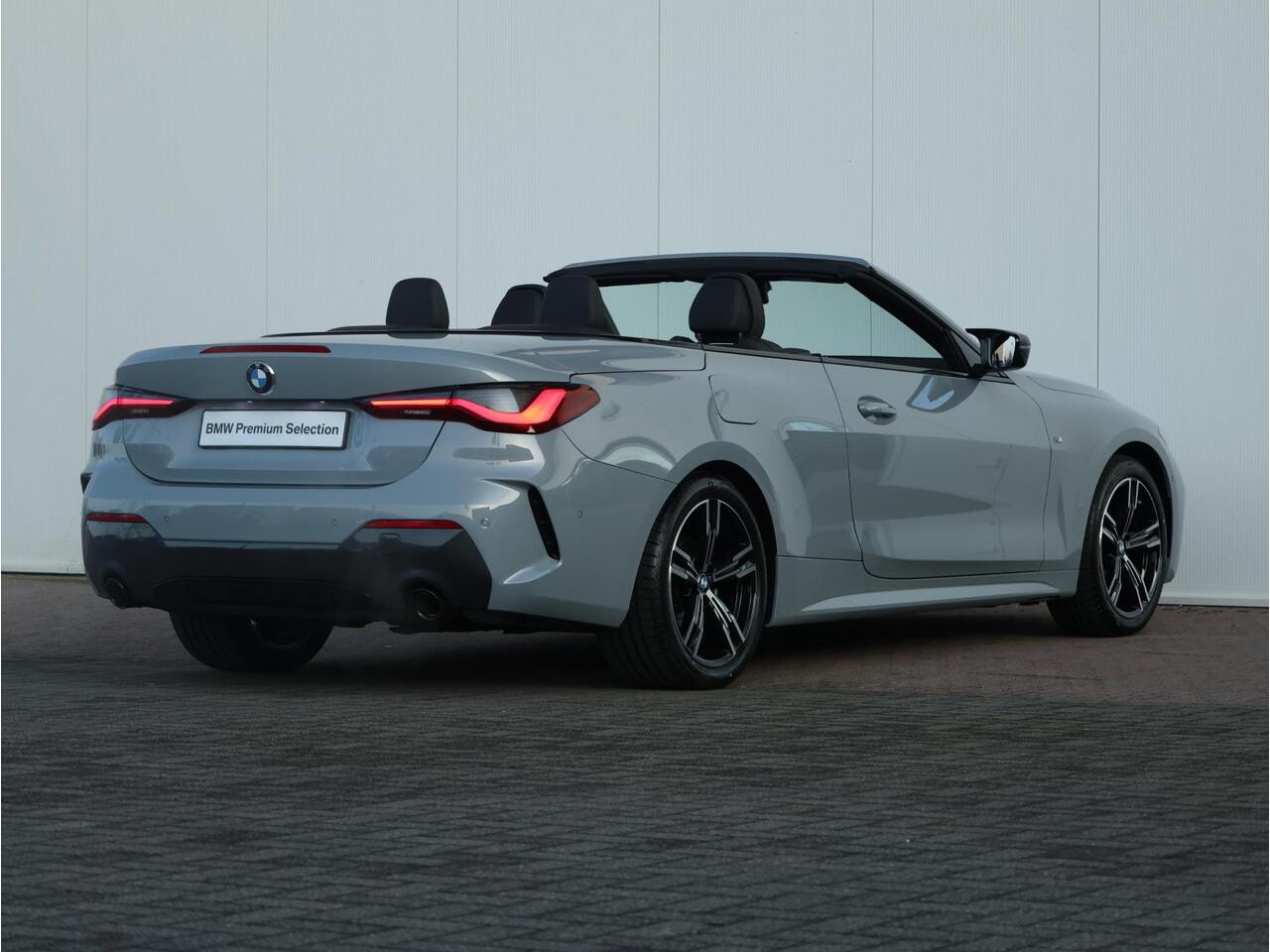 BMW 4-SERIE Cabrio 420i High Executive M Sportpakket/ Verwarmd Stuurwiel/ Comfort Access/ Achteruitrijcamera/ Stoelverwarming/ Active Cruise Control/ HiFi