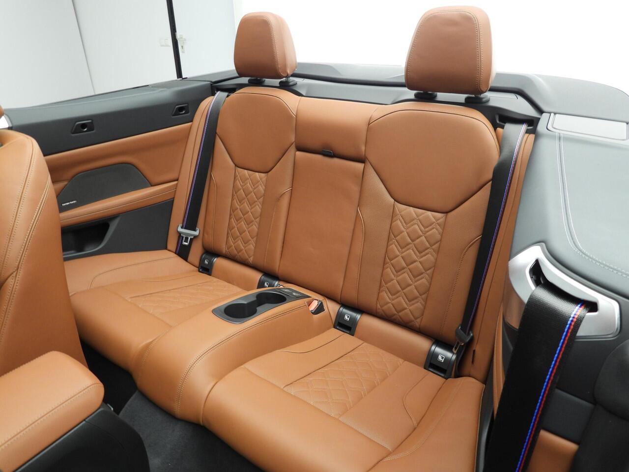 BMW 4-SERIE M440i xDrive Cabrio | M Sportpakket Pro | Innovation Pack | Comfort Pack