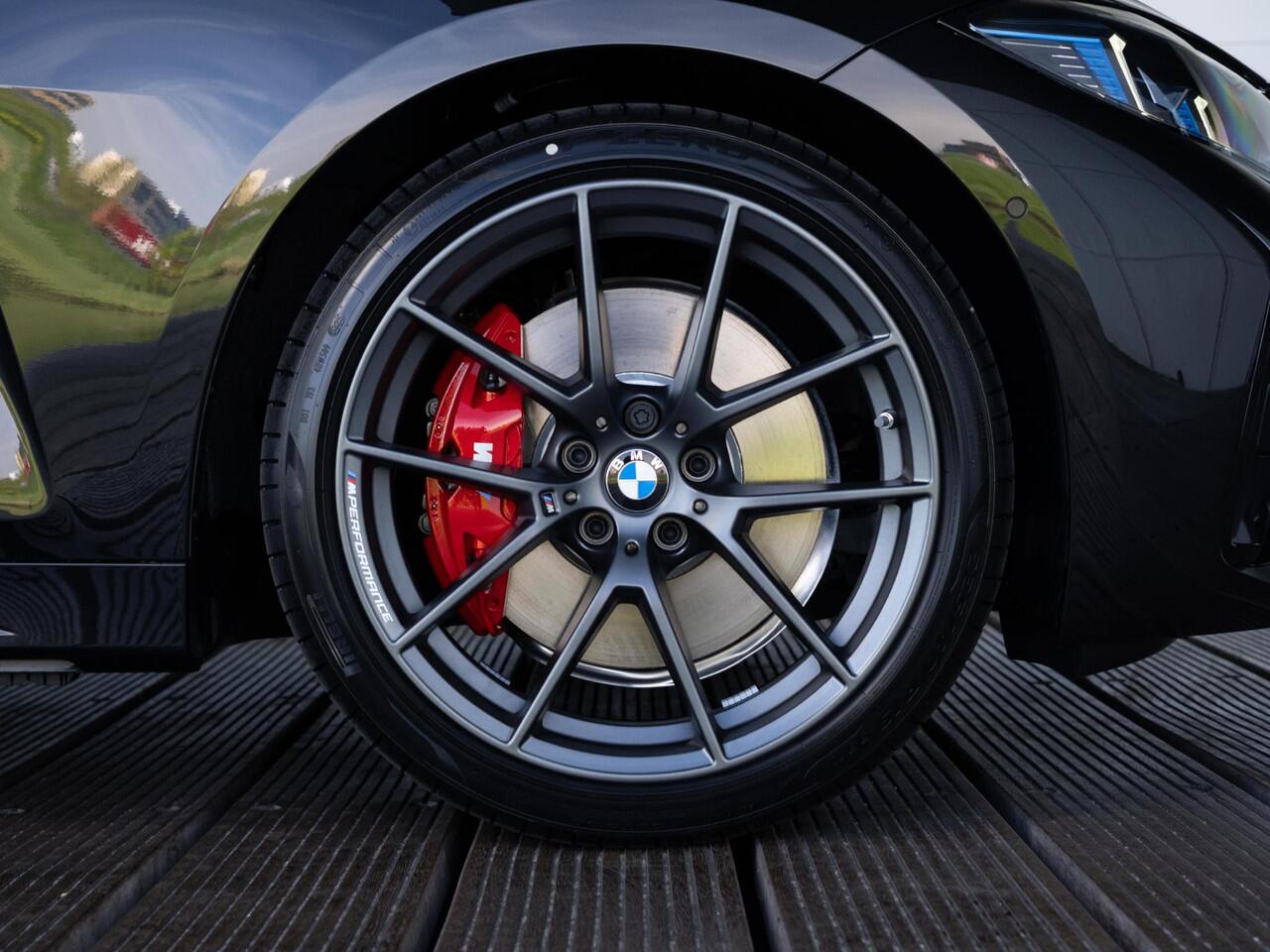 BMW 4-SERIE 420i Coupé M Sport Pro | Schuif-/kanteldak / Harman Kardon / Stoel en Stuurwiel verwarming / Comfort Access / Elektrische achterklep