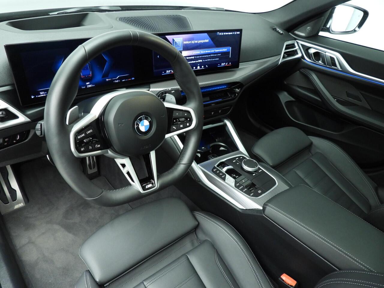 BMW 4-SERIE Gran Coupe 420i | M-Sportpakket | LED | Leder | HUD | Schuifdak | Sportstoelen | DAB | Harman-kardon sound | Alu 19 inch