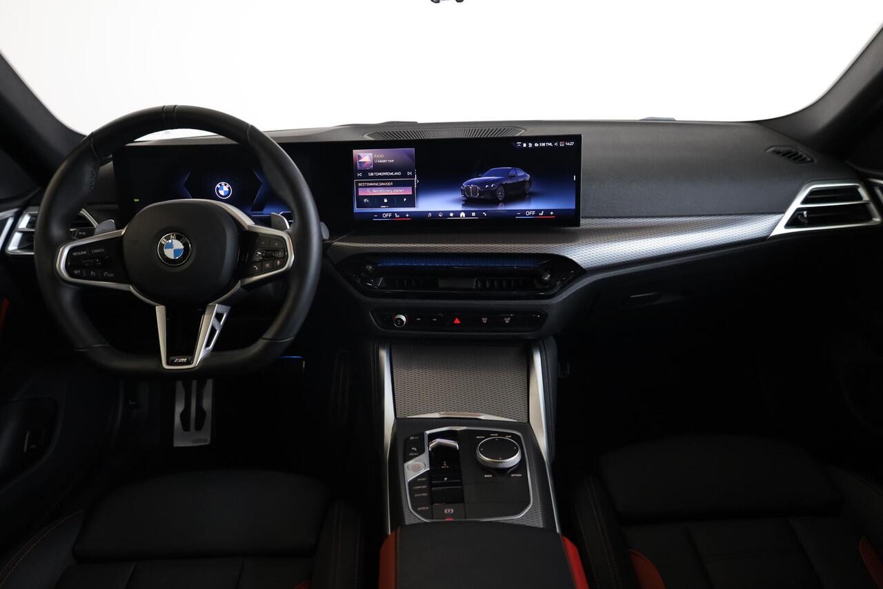 BMW 4-SERIE Gran Coupé 420i | M Sportpakket | Glazen schuif-/kanteldak | Leder | Stoelverwarming voor én achter | Camera | 18 M Aerodynamisch