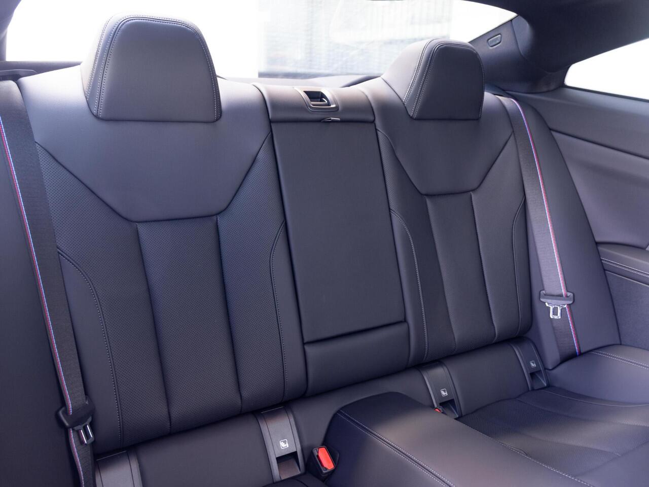 BMW 4-SERIE 420i Coupé M Sport Pro | Schuif-/kanteldak | Harman Kardon | Stoel en Stuurwiel verwarming | Comfort Access | Elektrische achterklep | Ekris Selection