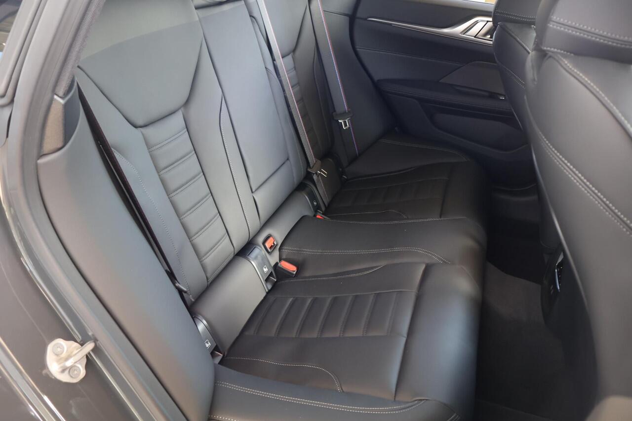 BMW 4-SERIE Gran Coupé 420i M Sportpakket Pro | Comfort Pack | Innovation Pack | Schuif-/kanteldak | Showroom Selection