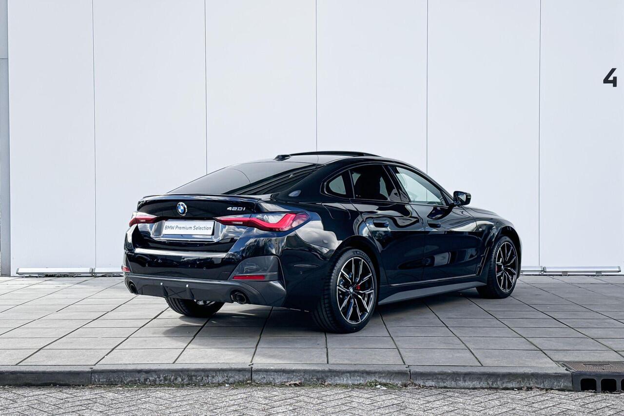 BMW 4-SERIE Gran Coupé 420i High Executive M Sportpakket Pro / Harman Kardon / Glazen Schuifdak / Comfort Access / Elektrisch Verstelbare Stoelen / Adaptieve Cruise / Comfort Acces / 19 Inch