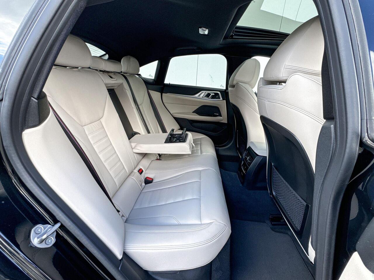 BMW 4-SERIE Gran Coupé 420i High Executive M Sportpakket Pro / Harman Kardon / Glazen Schuifdak / Comfort Access / Elektrisch Verstelbare Stoelen / Adaptieve Cruise / Comfort Acces / 19 Inch