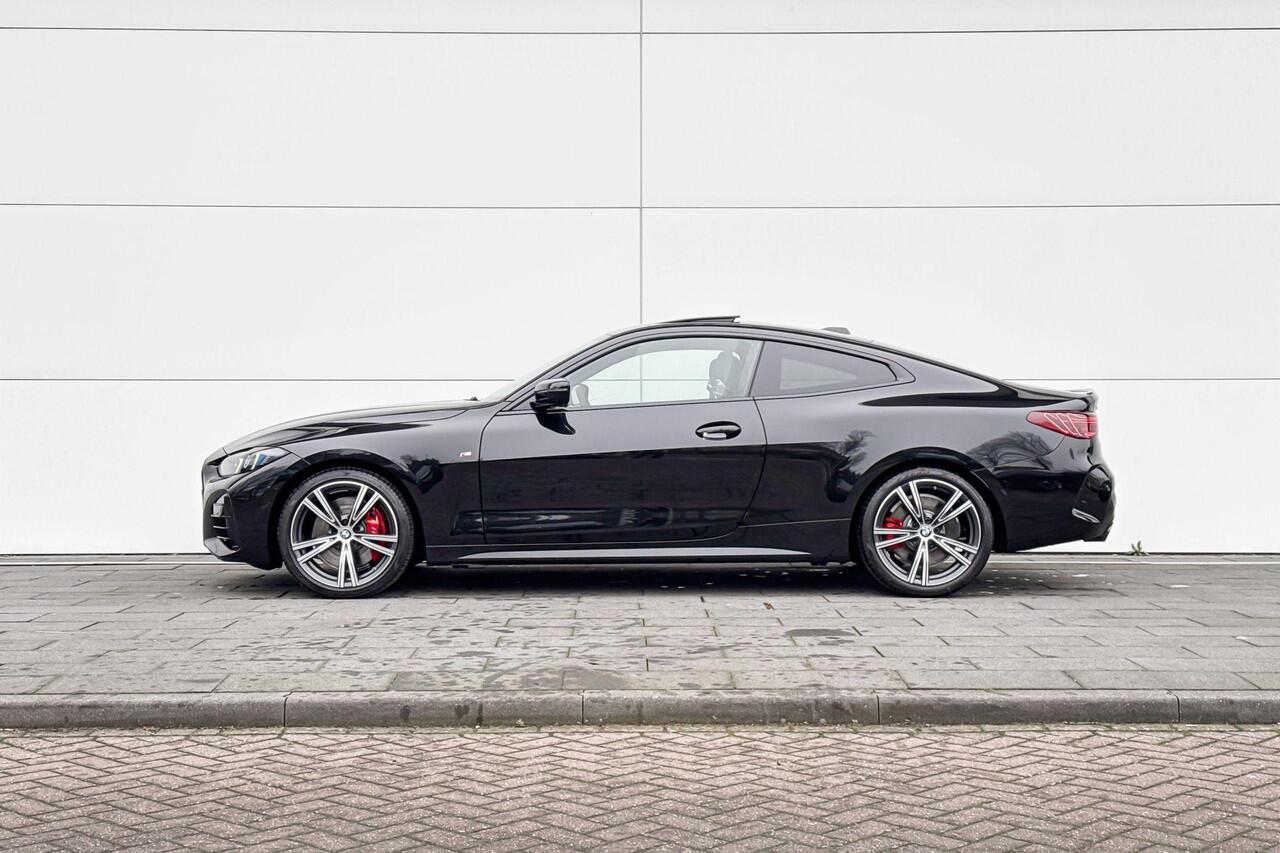 BMW 4-SERIE Coupé 430i xDrive | M Sport | Glazen Panoramadak | Harman Kardon | Stoelverwarming |