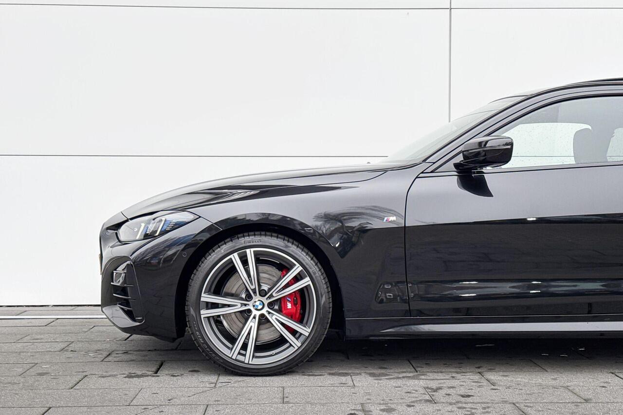 BMW 4-SERIE Coupé 430i xDrive | M Sport | Glazen Panoramadak | Harman Kardon | Stoelverwarming |