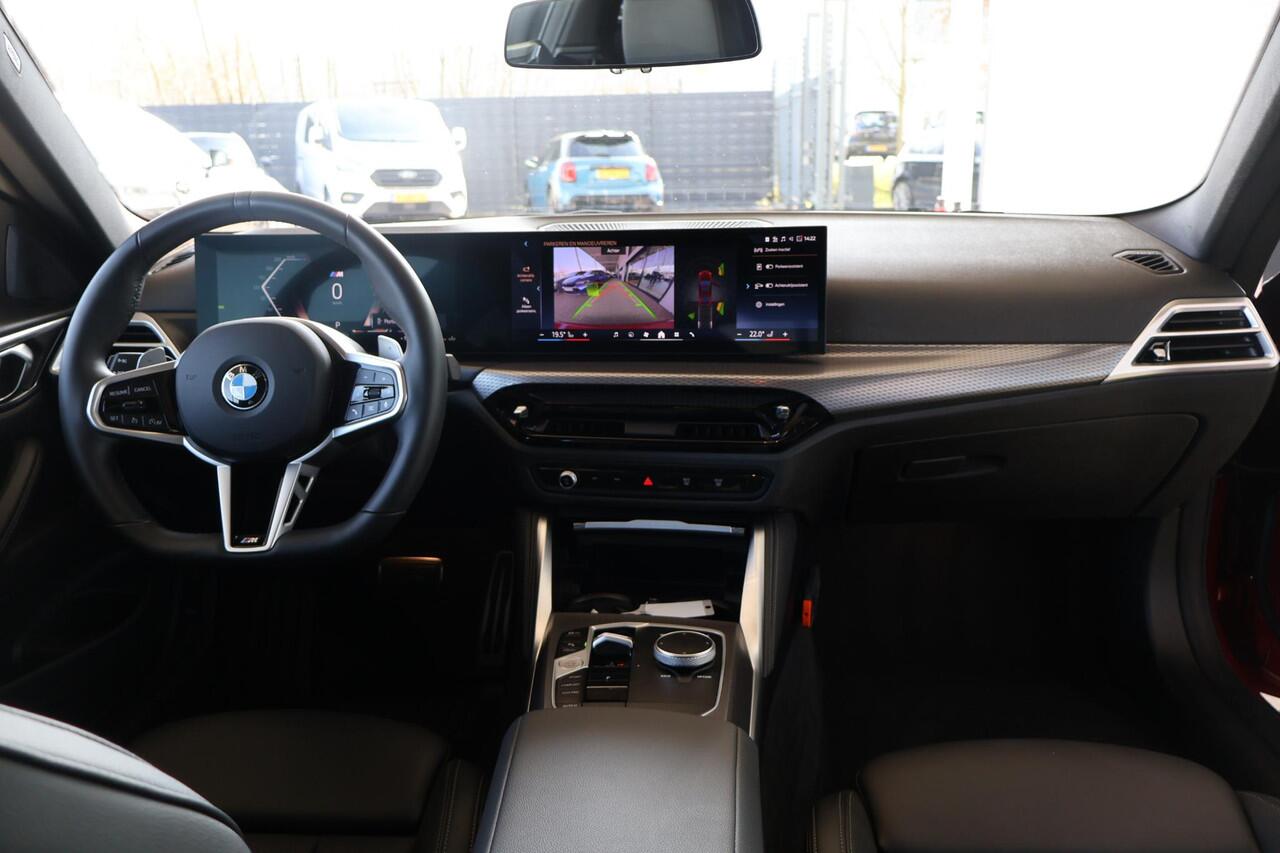 BMW 4-SERIE Coupé 420i | M Sport Pro | Glazen Schuif-/kanteldak | 19" M Dubbelspaak | Leder | Stoelverwarming | Camera | HiFi Systeem | Adaptive LED koplampen en Laser achterlichten | PS