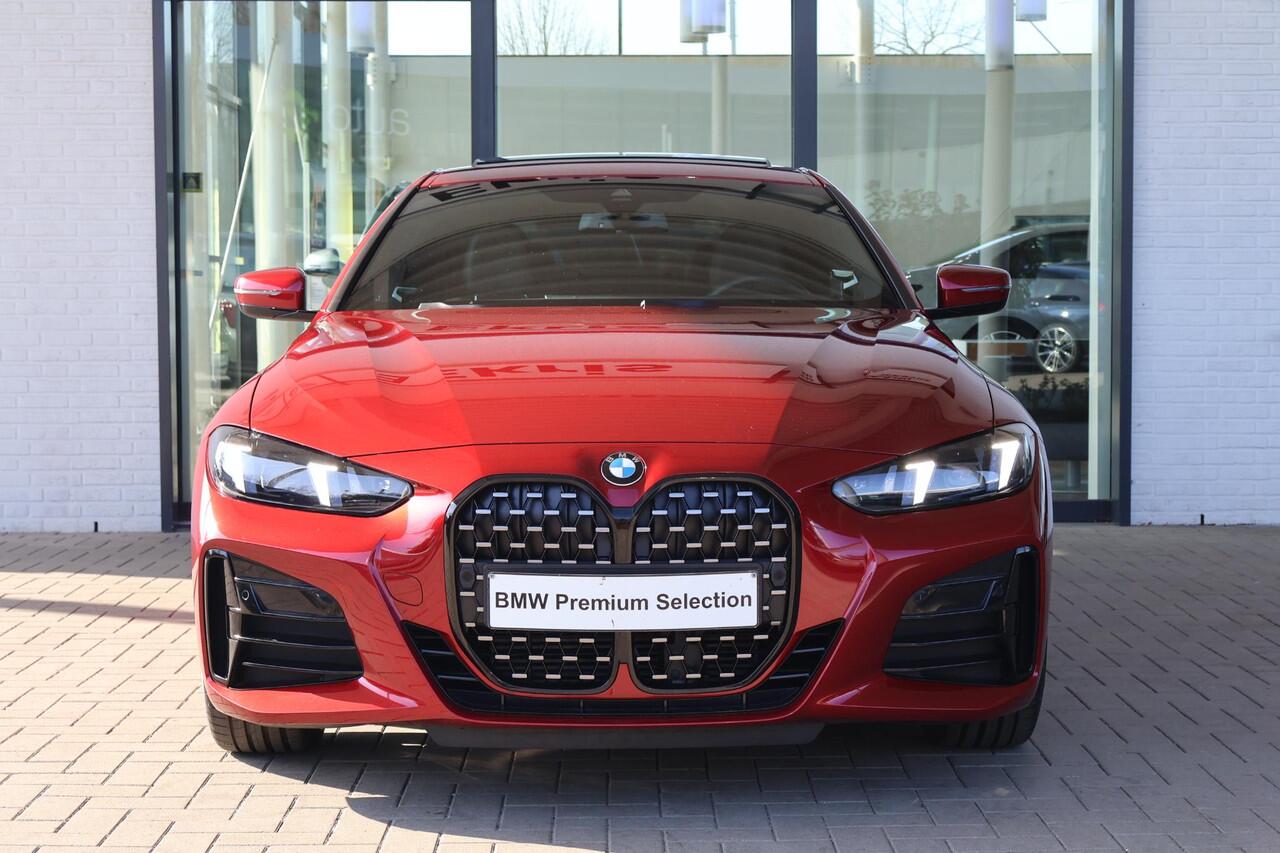 BMW 4-SERIE Coupé 420i | M Sport Pro | Glazen Schuif-/kanteldak | 19" M Dubbelspaak | Leder | Stoelverwarming | Camera | HiFi Systeem | Adaptive LED koplampen en Laser achterlichten | PS