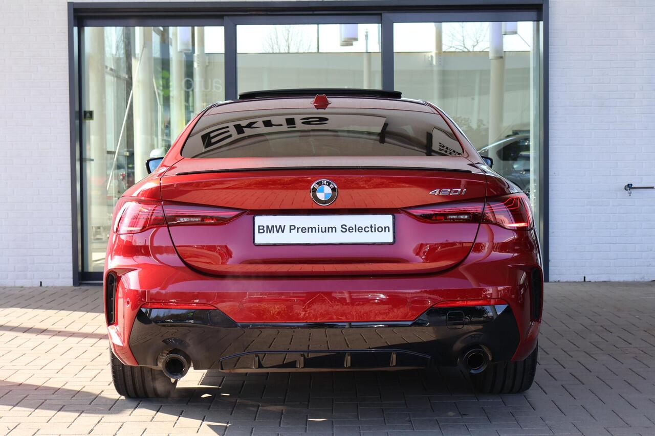 BMW 4-SERIE Coupé 420i | M Sport Pro | Glazen Schuif-/kanteldak | 19" M Dubbelspaak | Leder | Stoelverwarming | Camera | HiFi Systeem | Adaptive LED koplampen en Laser achterlichten | PS