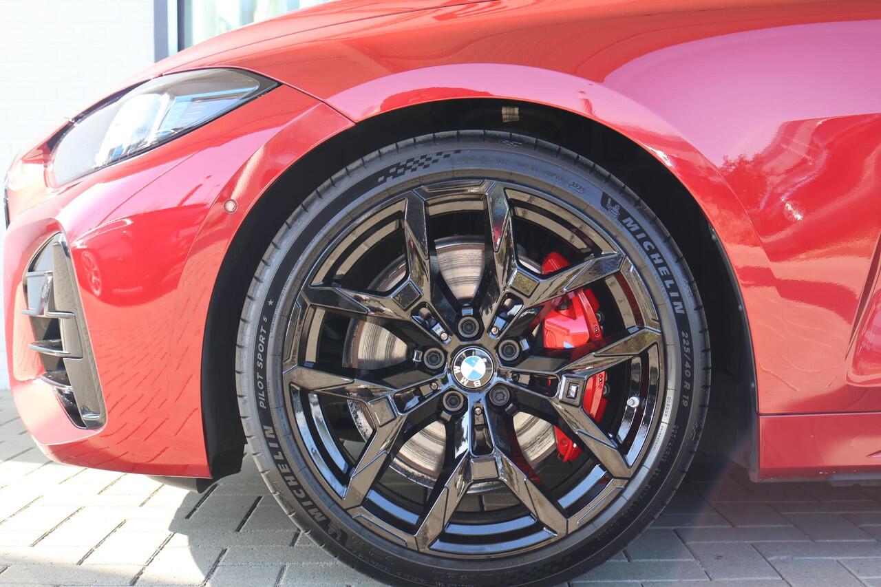 BMW 4-SERIE Coupé 420i | M Sport Pro | Glazen Schuif-/kanteldak | 19" M Dubbelspaak | Leder | Stoelverwarming | Camera | HiFi Systeem | Adaptive LED koplampen en Laser achterlichten | PS