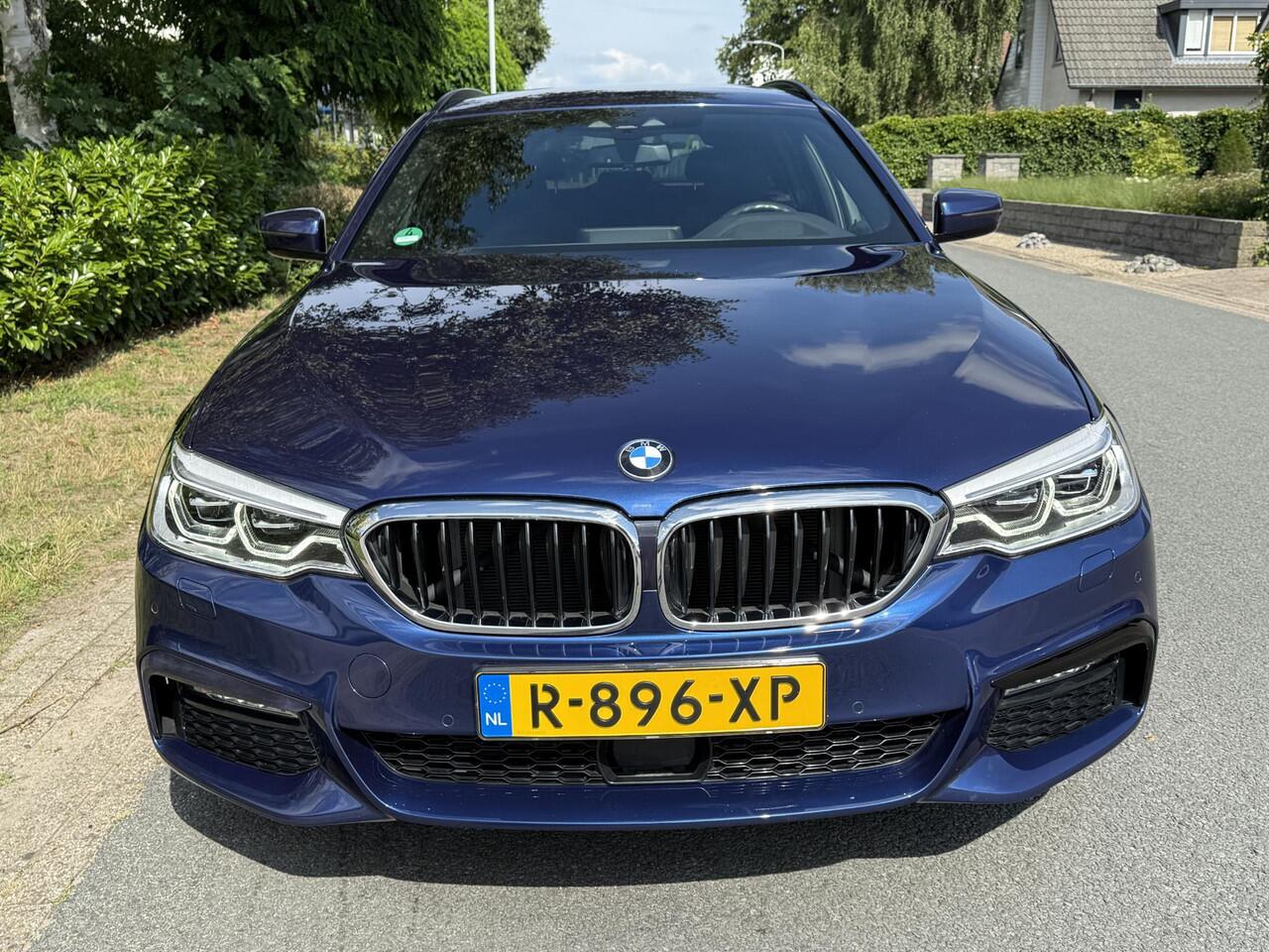 BMW 5-SERIE Touring 520i M-Sport 184PK AutomaatoACCoTrekhaak