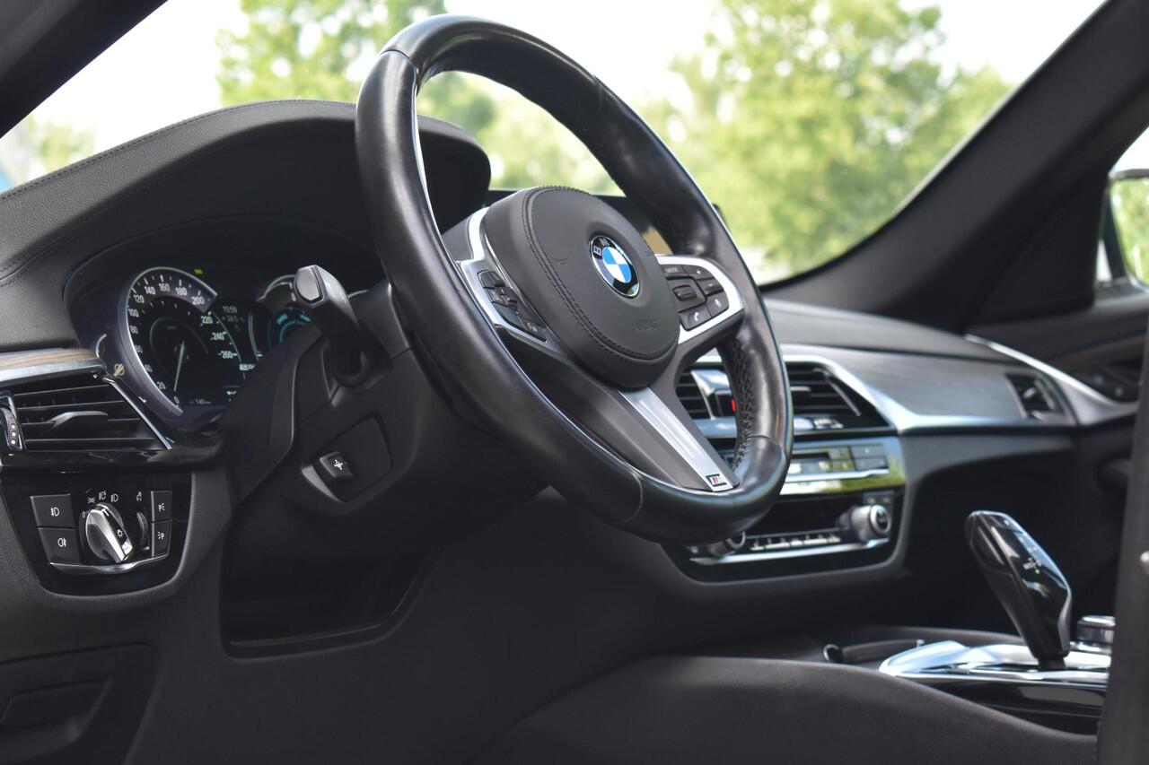 BMW 5-SERIE 530e High Executive Pano Leder Sfeer Camera