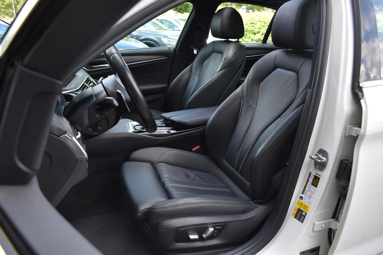 BMW 5-SERIE 530e High Executive Pano Leder Sfeer Camera