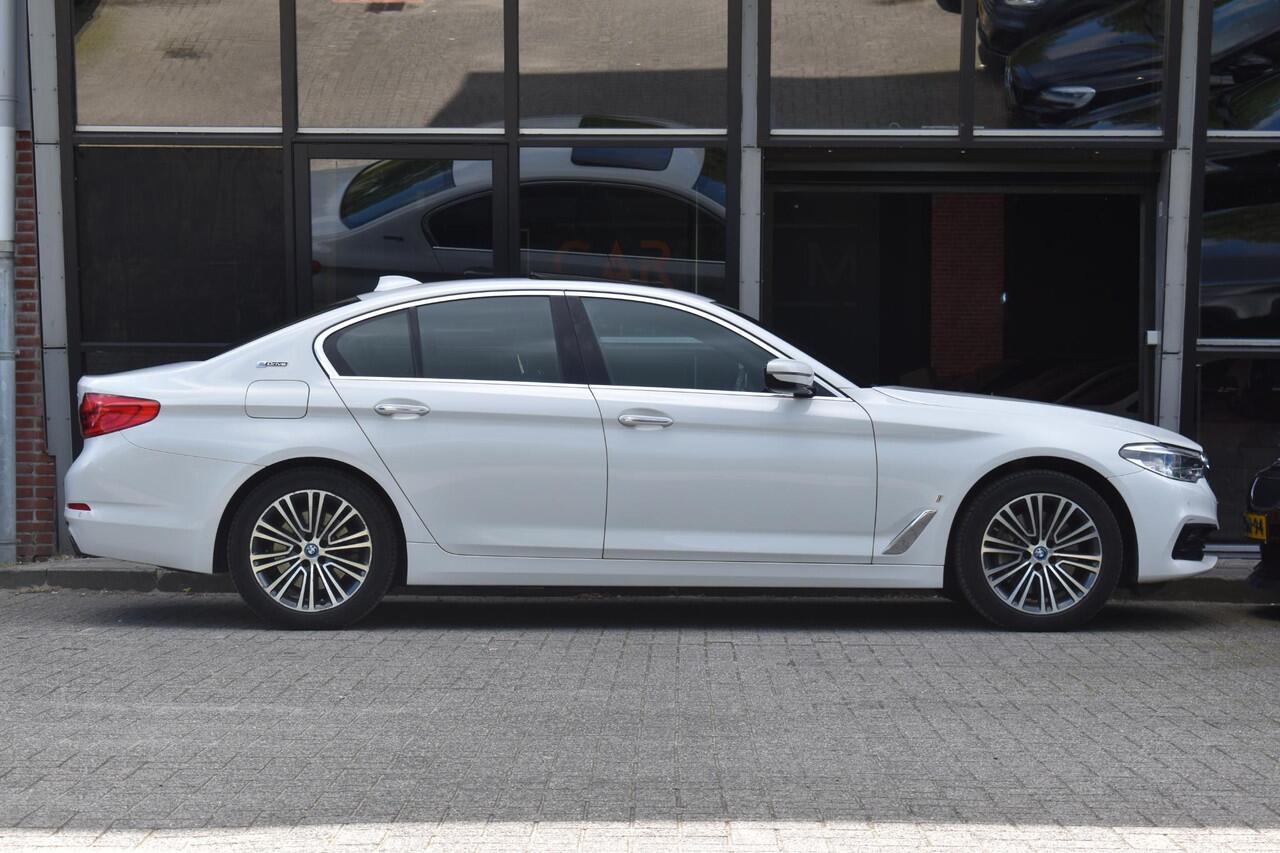 BMW 5-SERIE 530e High Executive Pano Leder Sfeer Camera