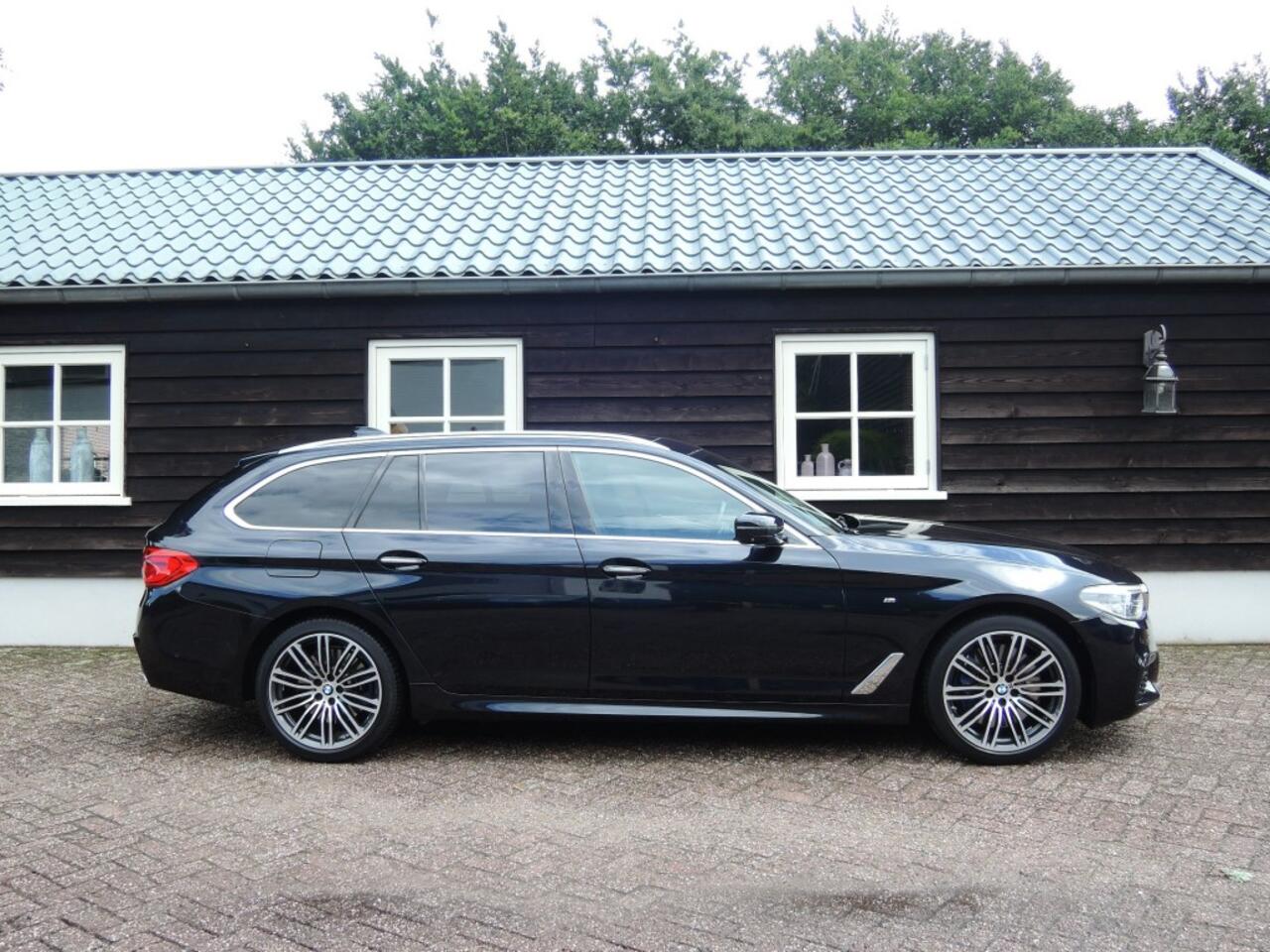 BMW 5-SERIE 540I X-Drive HIGH EXE M sport