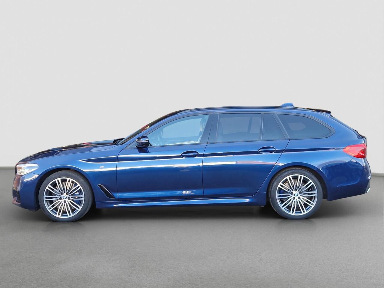 BMW 5-SERIE Touring 540i xDrive High Executive | Massage Stoelen | HUD | Harman/Kardon | Pano | BSD |