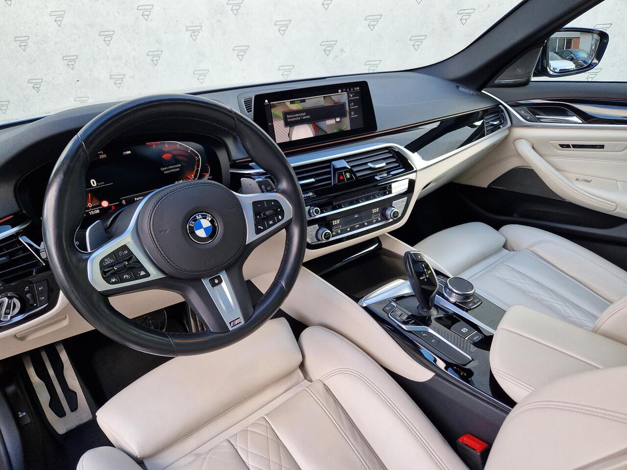 BMW 5-SERIE Touring 540i xDrive High Executive | Massage Stoelen | HUD | Harman/Kardon | Pano | BSD |