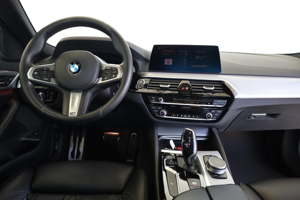 BMW 5-SERIE Sedan 520i | M Sportpakket | Park Assistant Pack | Parking Pack | Audio Media Pack