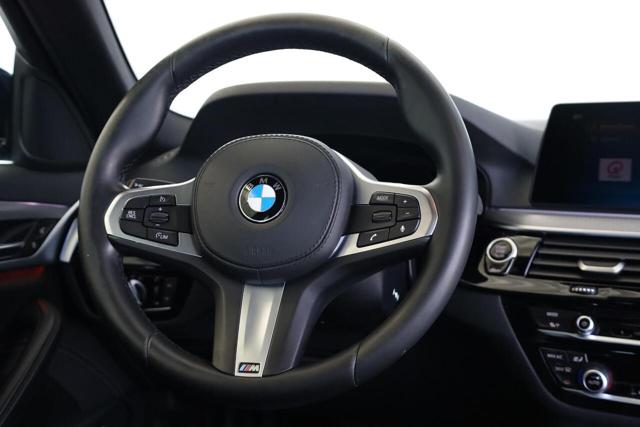 BMW 5-SERIE Sedan 520i | M Sportpakket | Park Assistant Pack | Parking Pack | Audio Media Pack
