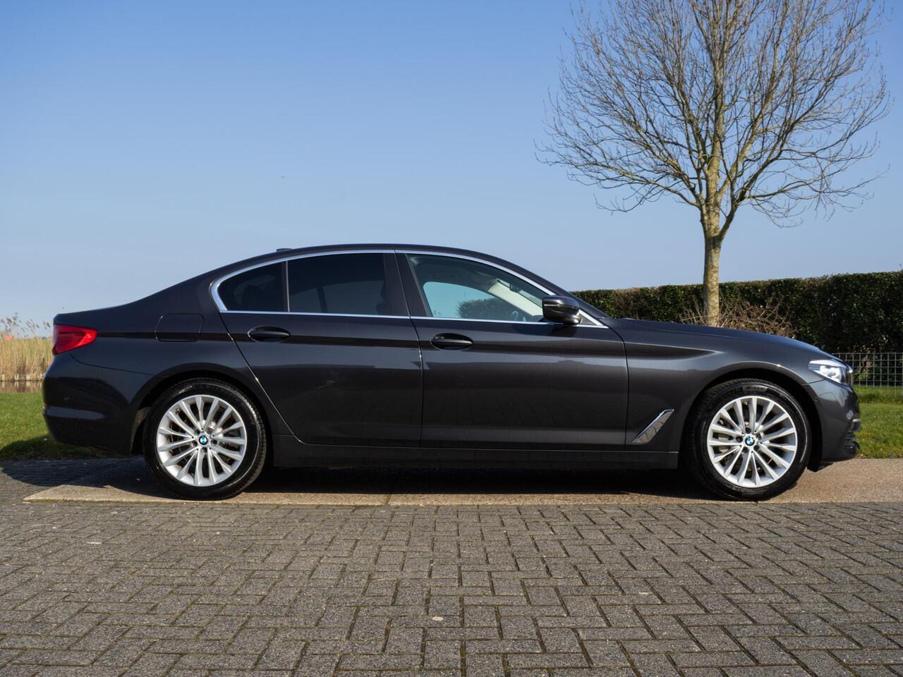 BMW 5-SERIE 530e iPerformance High Executive LEDER XENON LED