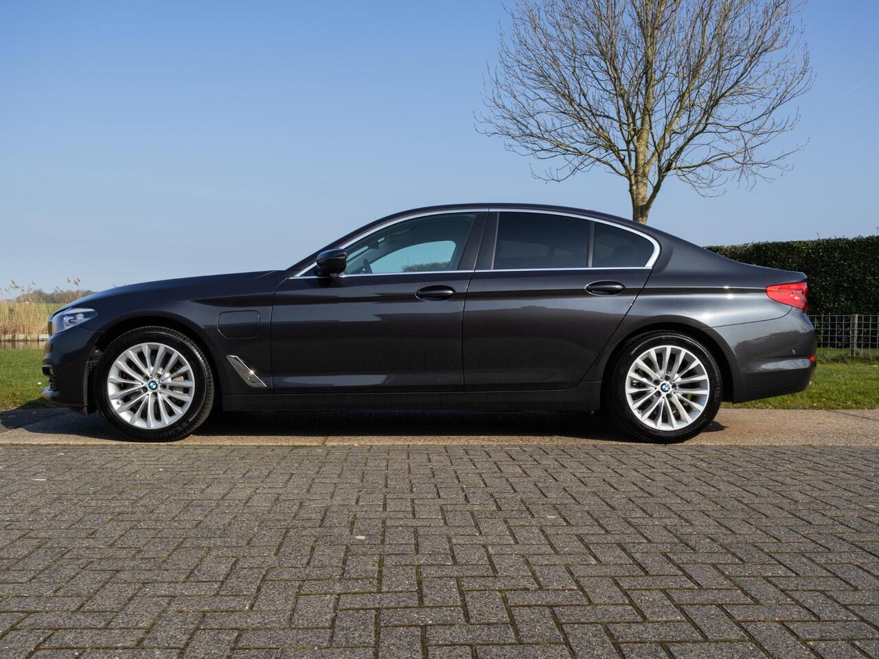 BMW 5-SERIE 530e iPerformance High Executive LEDER XENON LED