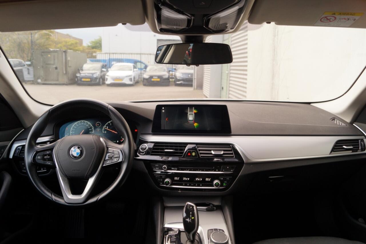 BMW 5-SERIE Touring 520i 184pk Automaat Executive Edition -NAVI-ECC-