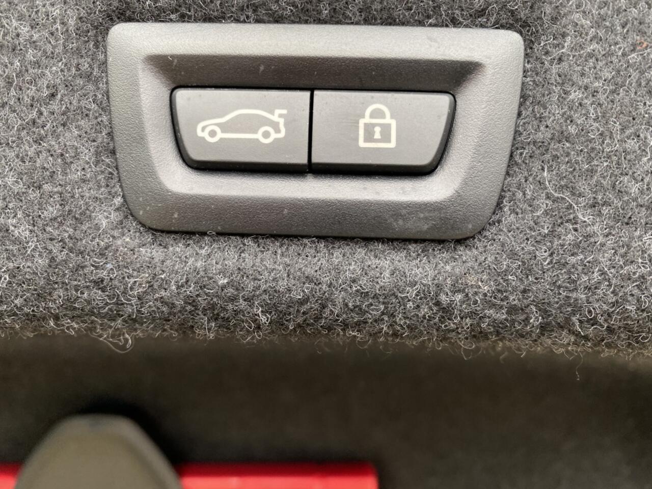 BMW 5-SERIE M550i xDrive High Executive leer/navigatie/automaat